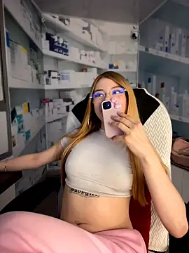 Squirt and oil 🩷 - vídeo de la modelo de cam Jessy_Queen