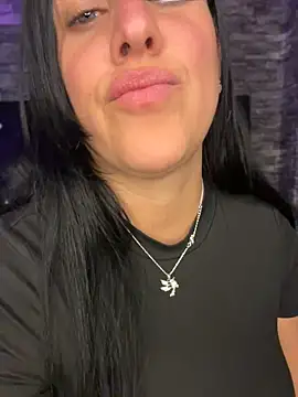 Fucking my pussy 😍 – video af Cloe-Fire cam-model