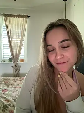 Getting naked + Pussy 🐱