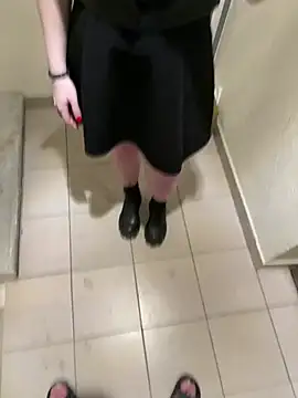 I bite my dick and balls, it hurts the guy 🙈😈