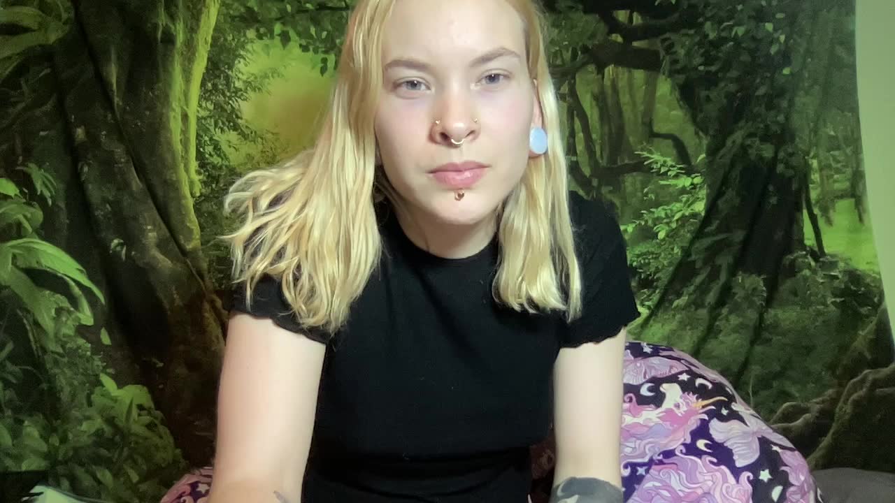 fucking pussy with dildo - video oleh model kamera mo0ngoddess