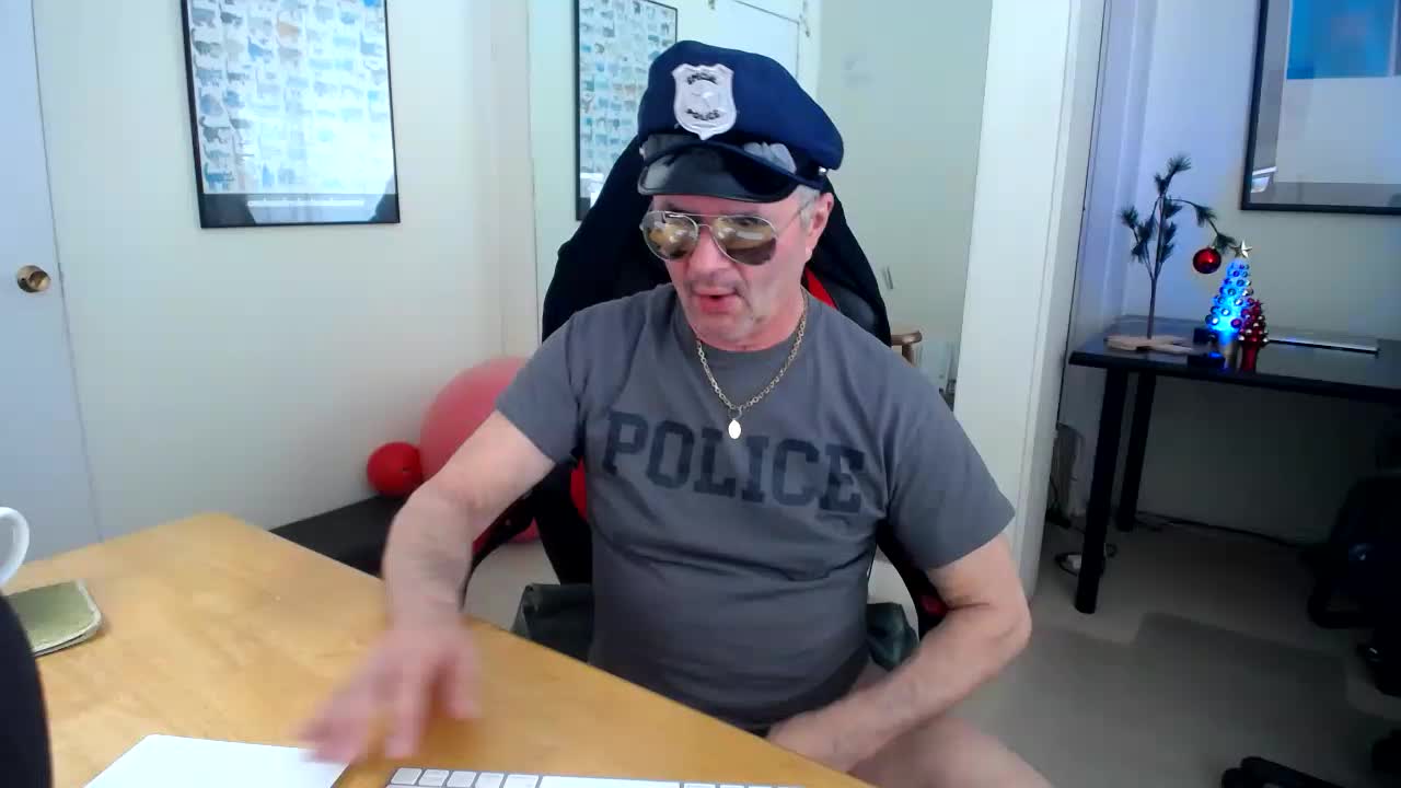 [10 Private Show Dec 10 Officer Nickleby gets naked and masturbates for a good fan No Cum Feetn - วิดีโอโดย hotdadbod โมเดลแคม