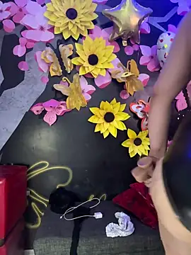 trhoatt latex - video DirtyKhloy kameramallilta