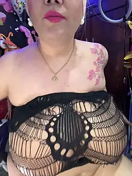 garganta fuck trhoat - video DirtyKhloy kameramallilta