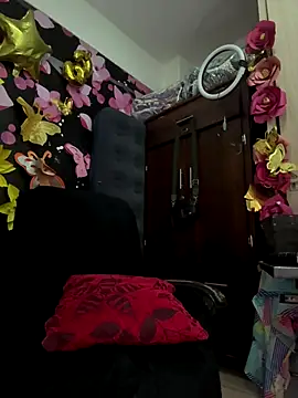 big cum mommy - video DirtyKhloy kameramallilta