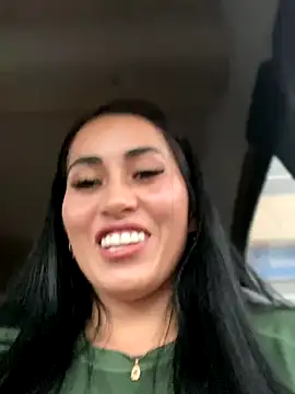 Squirt in public - Video von areviklusine1 Cam-Model