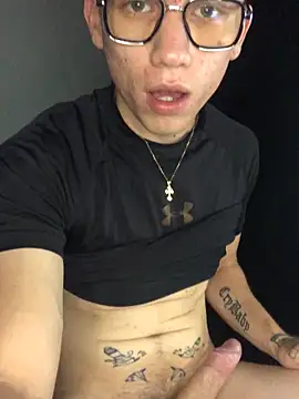 [18 May 22:41] Private Show