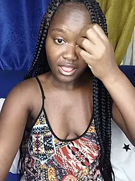 [22 May 18:05] Private Show – video modela na kameri little_creamy