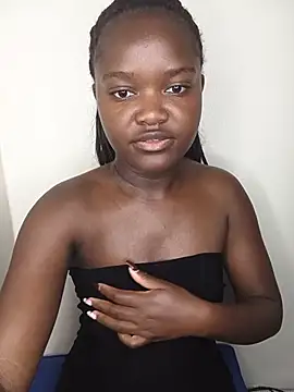 Mimi – video modela na kameri little_creamy