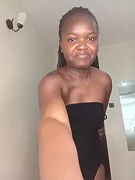 [10 Jul 12:24] Private Show – video modela na kameri little_creamy