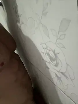 Pressing my body against the wall and loving the feeling. – video modela na kameri Sarado_Tesudo