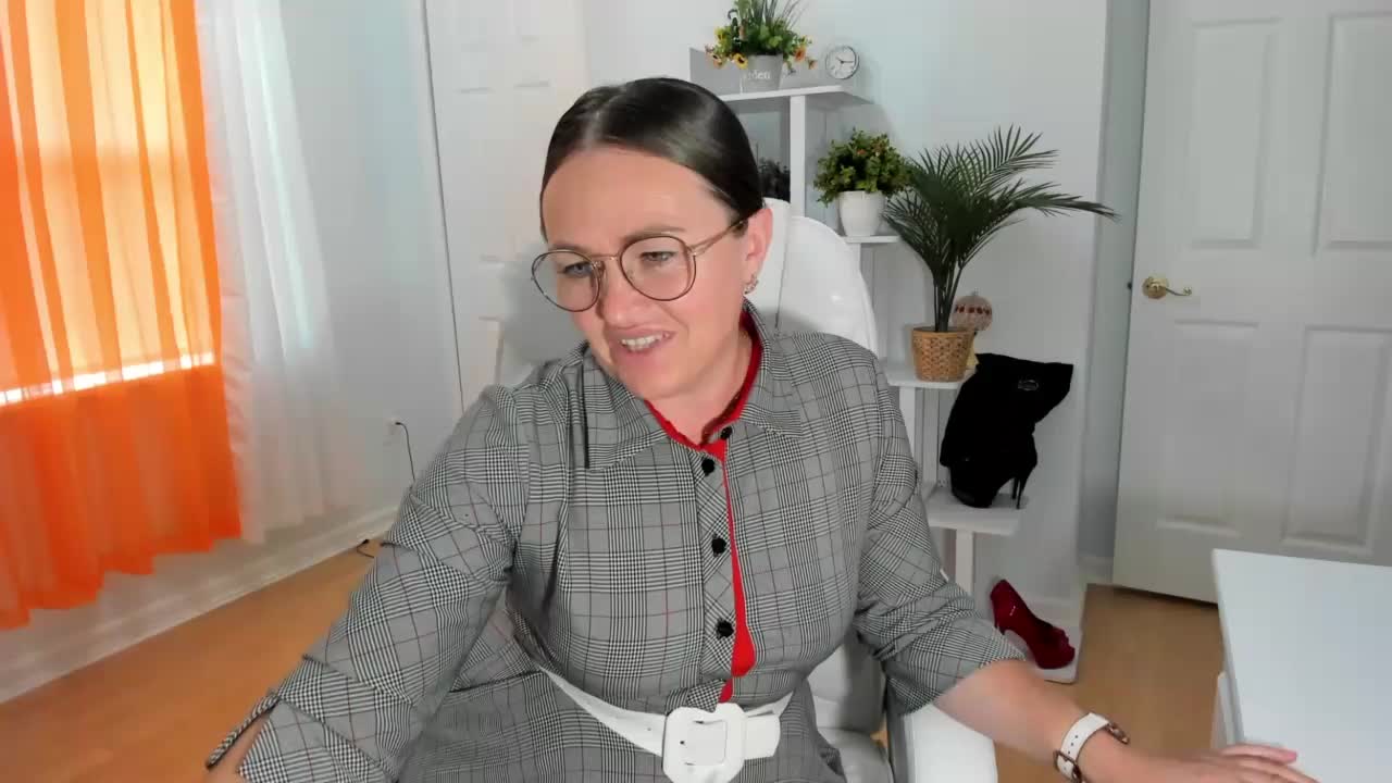 [13 Jul 12:02] Private Show – video modela na kameri Vika73