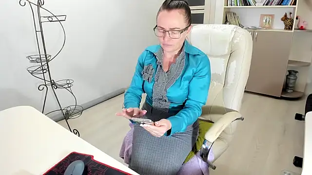 [12 Nov 14:43] Private Show – video modela na kameri Vika73