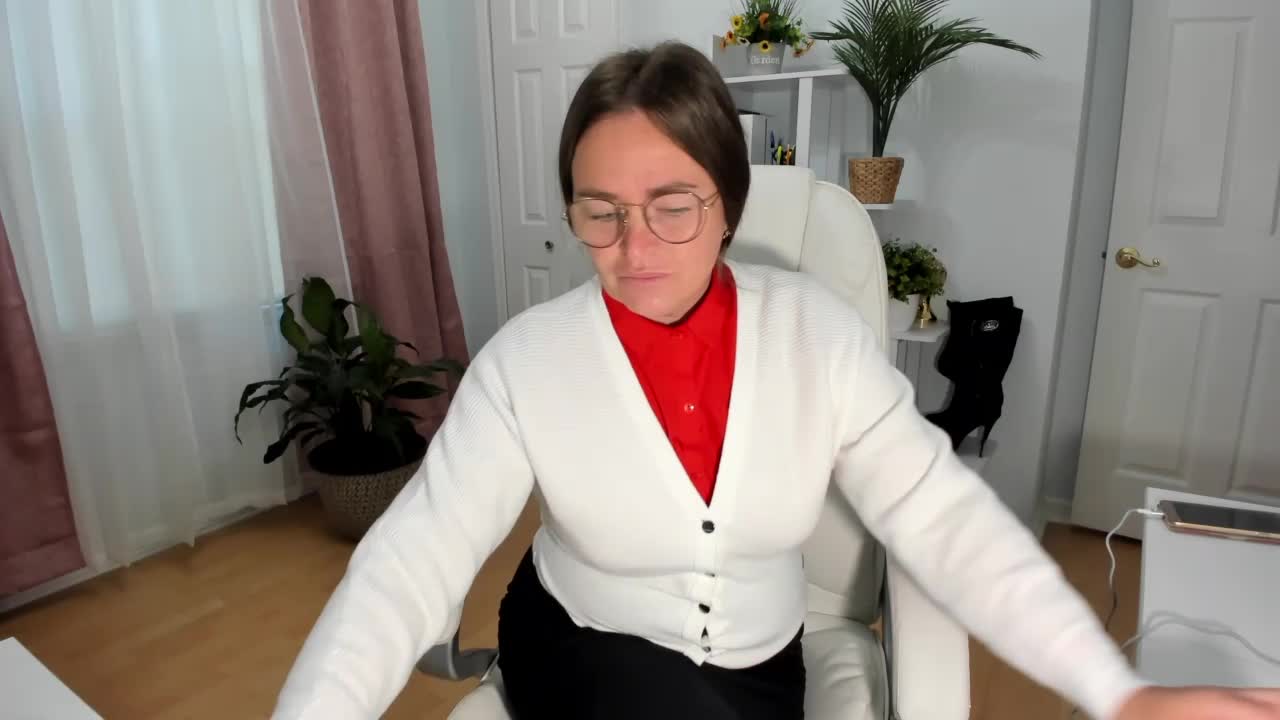 [23 Sep 05:30] Private Show - video by Vika73 cam model