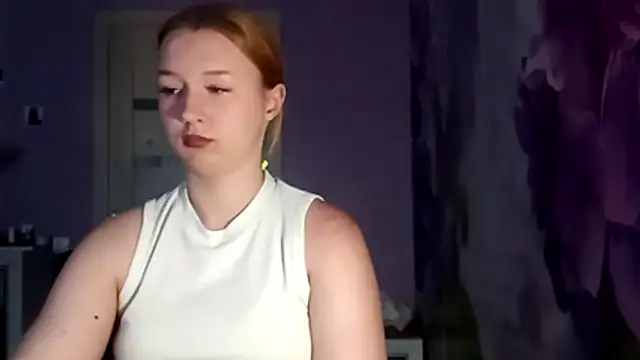 Easy easy - clip cu RaeannRoewe model videochat
