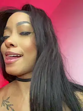 Bella creampie + Squirt – video od webkamerové modelky ItsBellaPorch