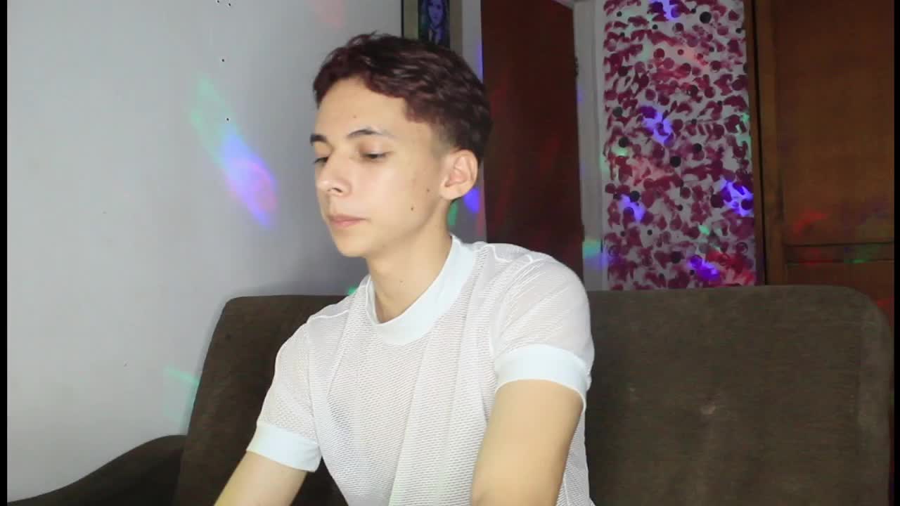 OIL CUM MMMM－カメラキャストのarchi_loveの動画