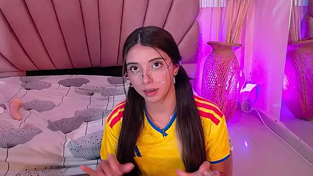 MASTURBATION AND FUCK DILDO SPIT BOOBS