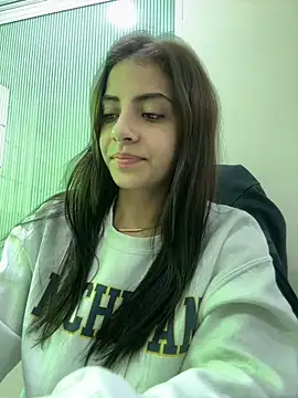 I escape to the bathroom and chicken my pussy
