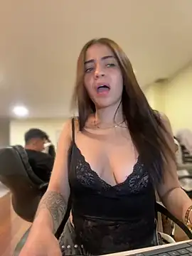 I escape from my boss and fuck my hairy pussy and cum😋👿