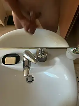 Big Cum 🍆💦 front the mirror