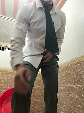 正装黑袜浴室骚秀cum