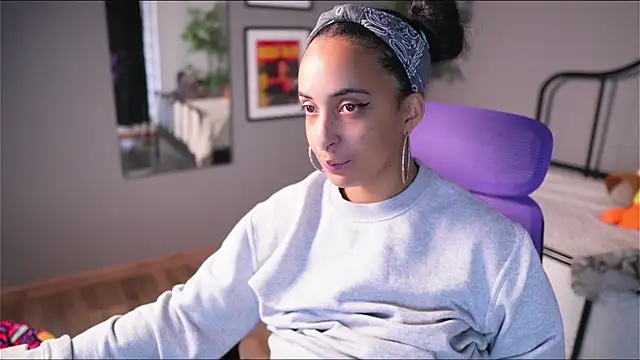 shaked ass – video af Millie_Volturi cam-model