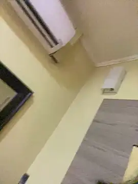 Mi amiga me chupa las tetas