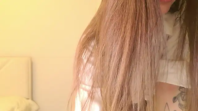 STRIPSHOW RIDE DILDO SQUIRT SHOW