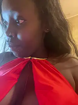 Outdoor fingering in toilet - vidéo du modèle de showcams Mysterious_coco