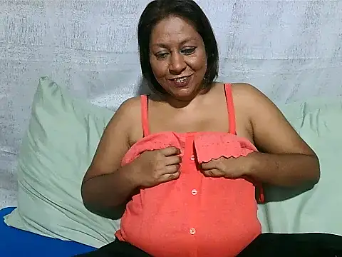 [15 Jun 14:37] Private Show - Video von IndianSexyMilf69 Cam-Model