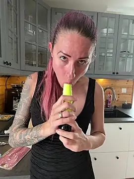 Quick Dildo BJ 🍆