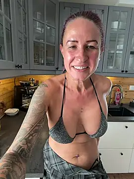 Fucking my pussy on the Kitchen Counter