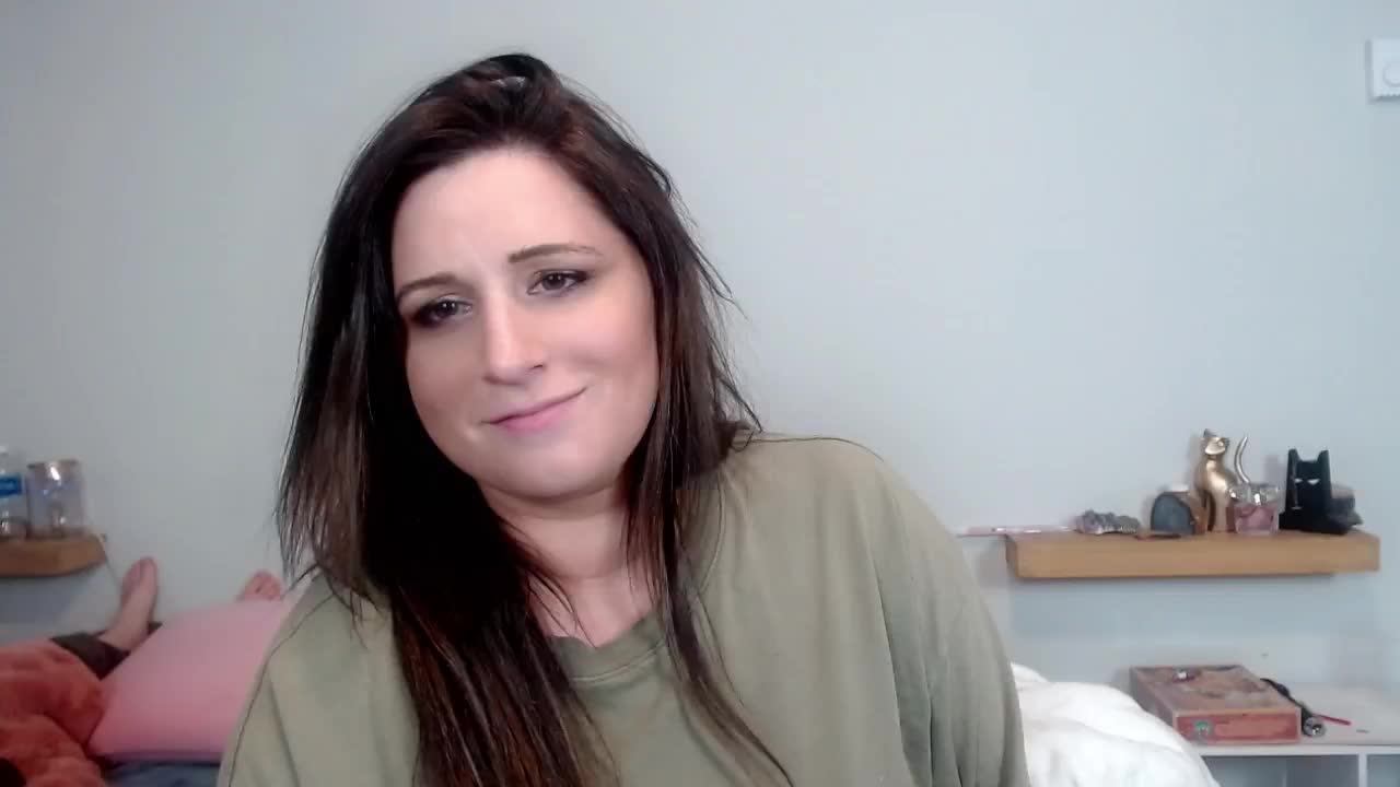 Bouncing and smoking [21 Jan 01:56] Private Show - วิดีโอโดย maddiliz โมเดลแคม