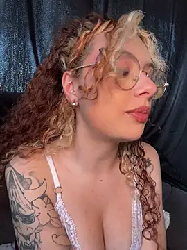 😏 - video by Joyce-fire cam model