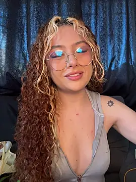 🐰🍑🍑 - video by Joyce-fire cam model