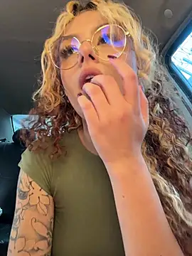 Sucking my fingers 😍 - 視頻由 Joyce-fire 主播提供