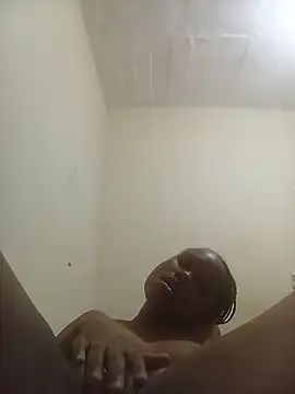 [14 Jun 21:23] Spy Show – video af _Netty