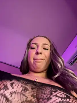 💕 - clip cu xLexi model videochat