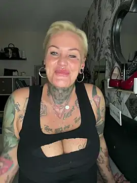 Masturbate with me 🥵