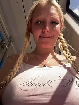MASSAGE ASS IN FULL BUS