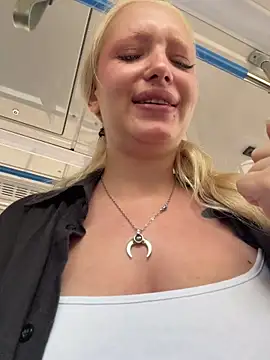 SHOW TITS STRANGER IN BUS