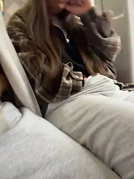 GIRLS MASSAGE PUSSY IN BUS