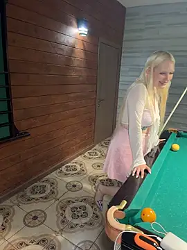 WAIT U ON MY STREAM FOR FUN - video van Elfi_InPublic cam-model