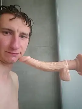 Public Show: Deepthroat unter der Dusche－カメラキャストのSergi1251の動画