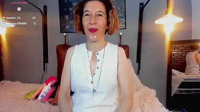 Fucking hard clitoris game - video của người mẫu cam Margott_mature