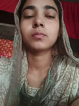Public video  with face - video by Simran_143 cam model