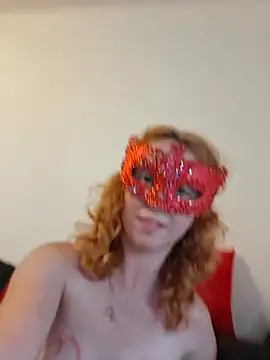 Vibrátor a masturbace rukami video ze show