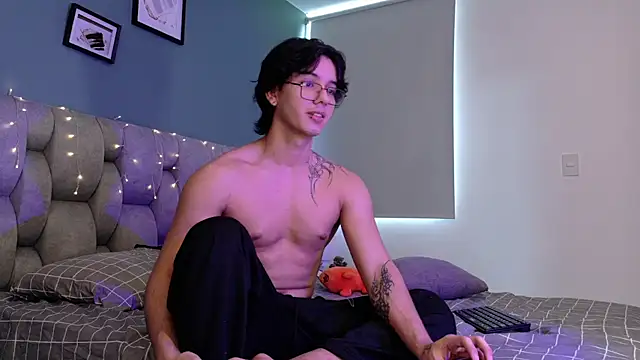 COWGIRL SHOW + CREAMPIE