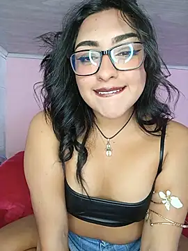 We're back 💋🤤 - vídeo de la modelo de cam NYX_BLOOM1